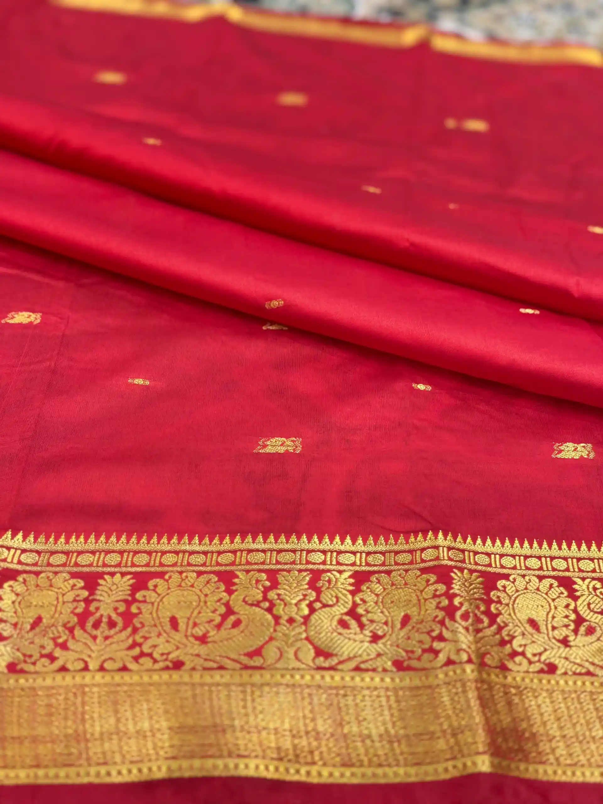 Haldi Yellow & Rani Pink Traditional Banarasi Saree with Rich Zari Work, view 3