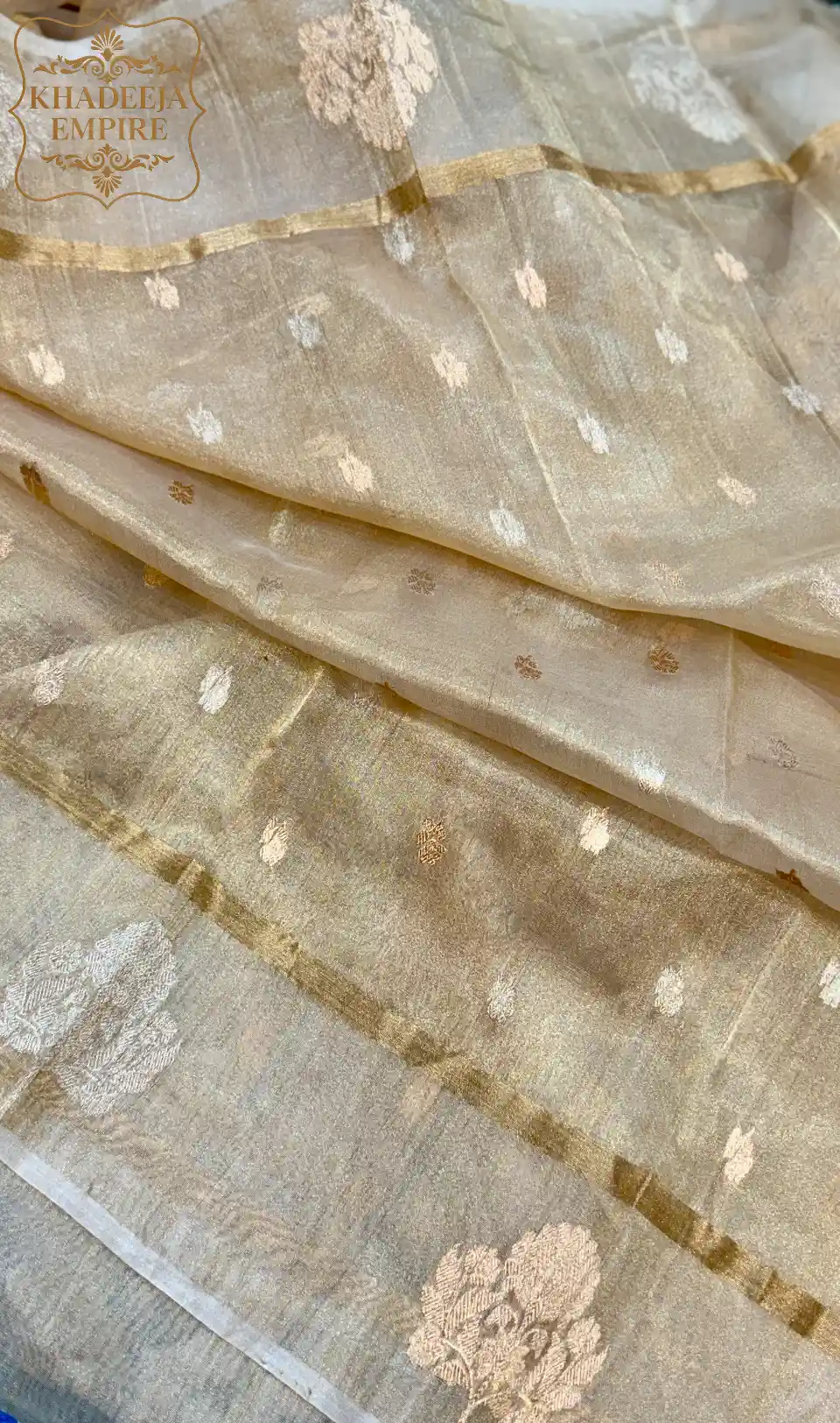 Traditional Pure Tissue Handloom Silk Banarasi Saree with Intricate Kadwa Motifs, view 3