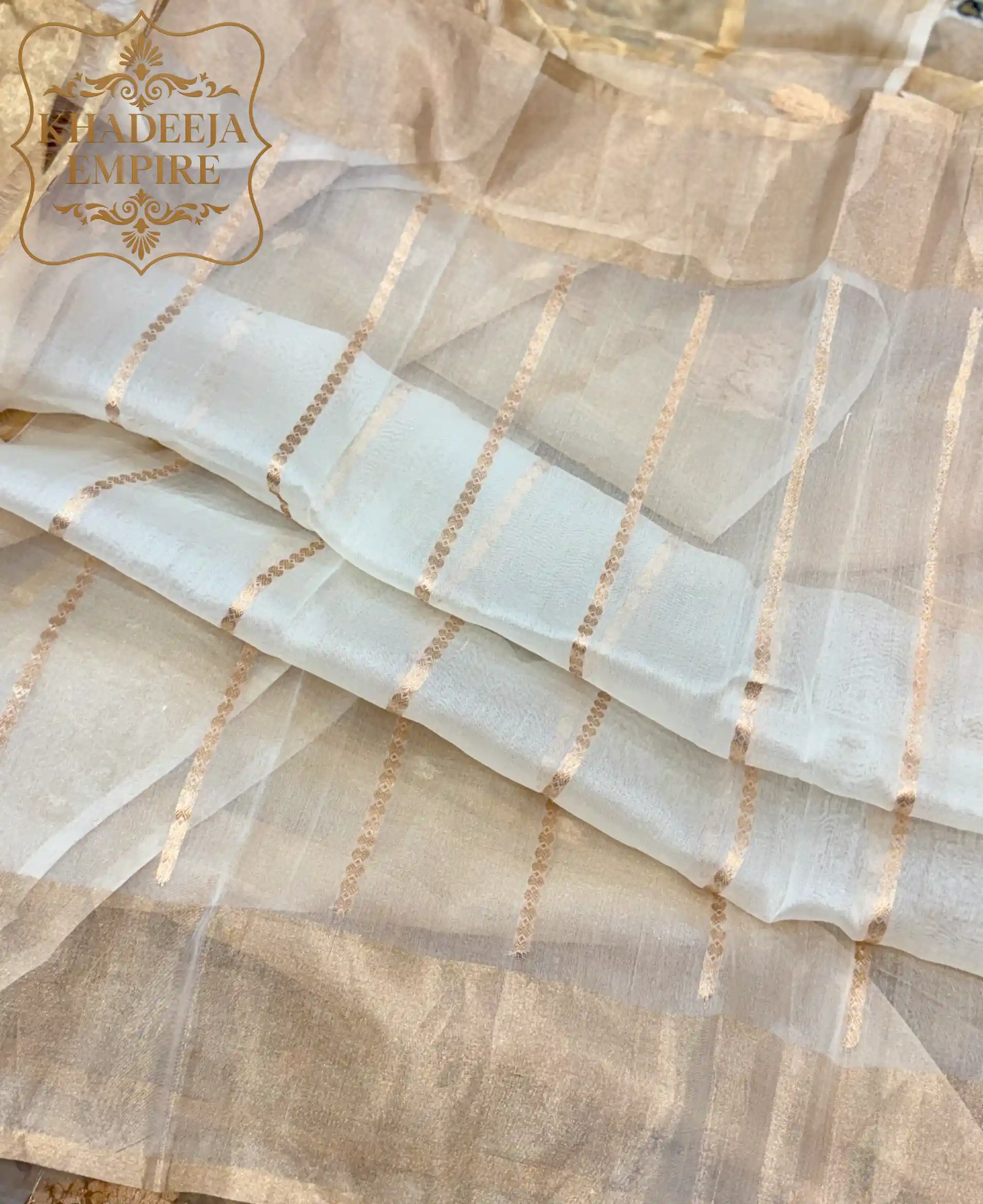 Traditional Pure Tissue Handloom Silk Banarasi Saree with Intricate Kadwa Motifs, view 6