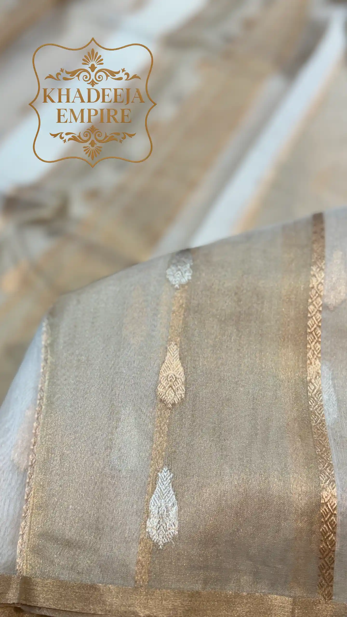 Traditional Pure Kora Tissue Handloom Silk Saree with Floral Zari Motifs, view 5