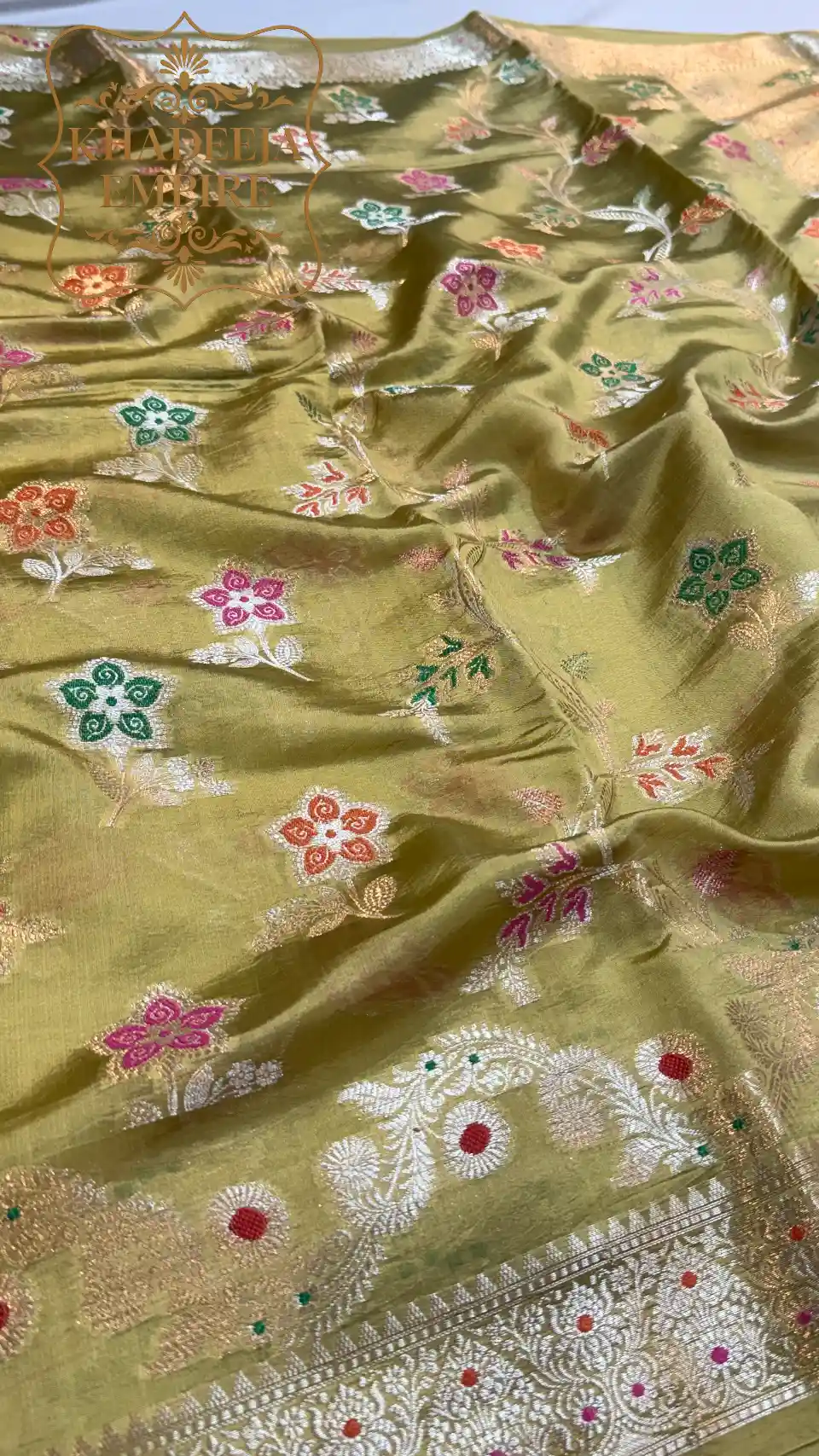 Elegant Pista Green Pure Dupion Silk Banarasi Saree with Rich Floral Zari Motifs, view 5