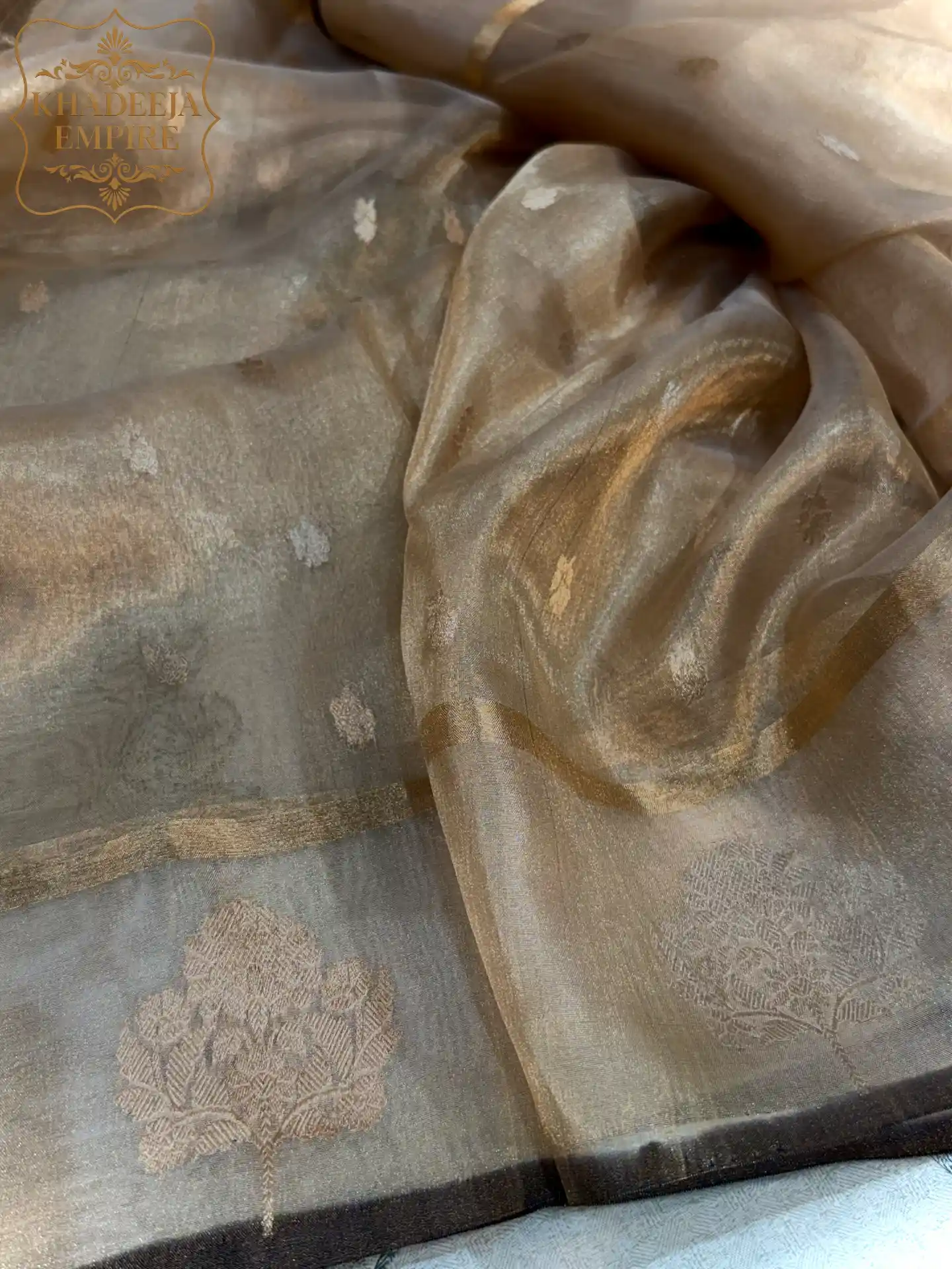 Timeless Beige Kadwa Kora Tissue Banarasi Handloom Saree with Traditional Sona Rupa Zari Work, view 4