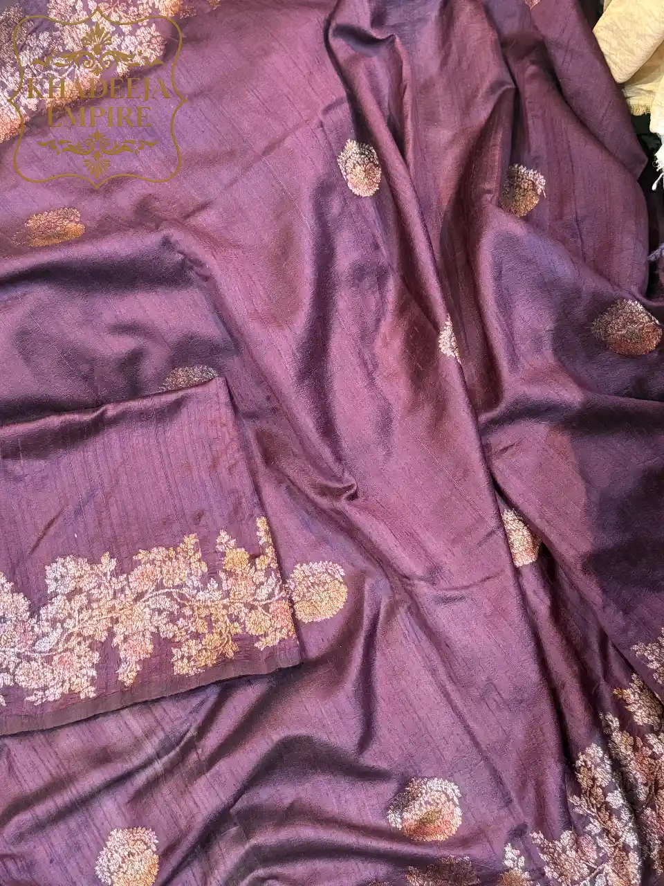 Royal Wine Handloom Dupion Banarasi Saree with Antique Gold Floral Zari Border, view 4