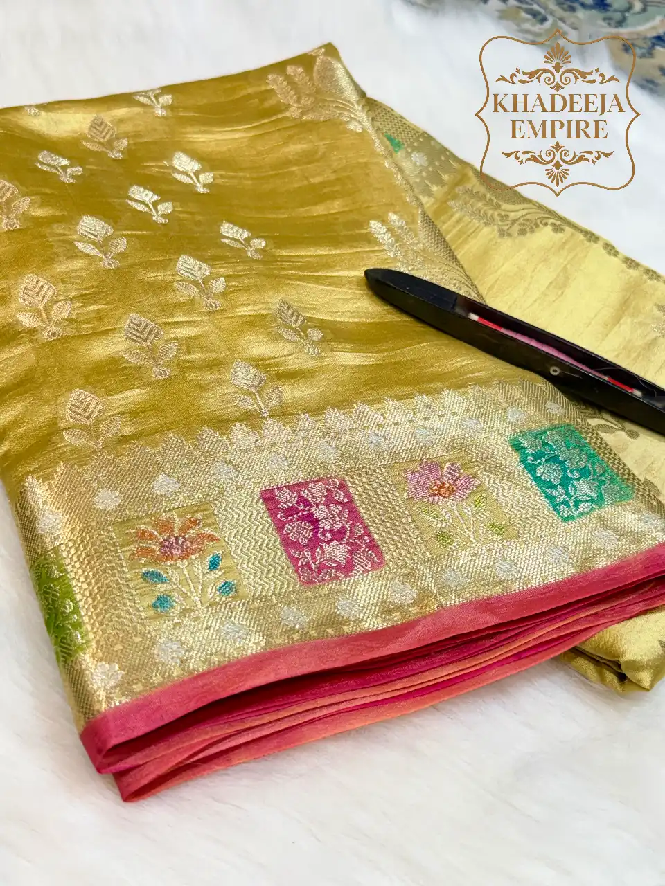 Traditional Lime Green Pure Mango Silk Banarasi Handloom Saree, view 1