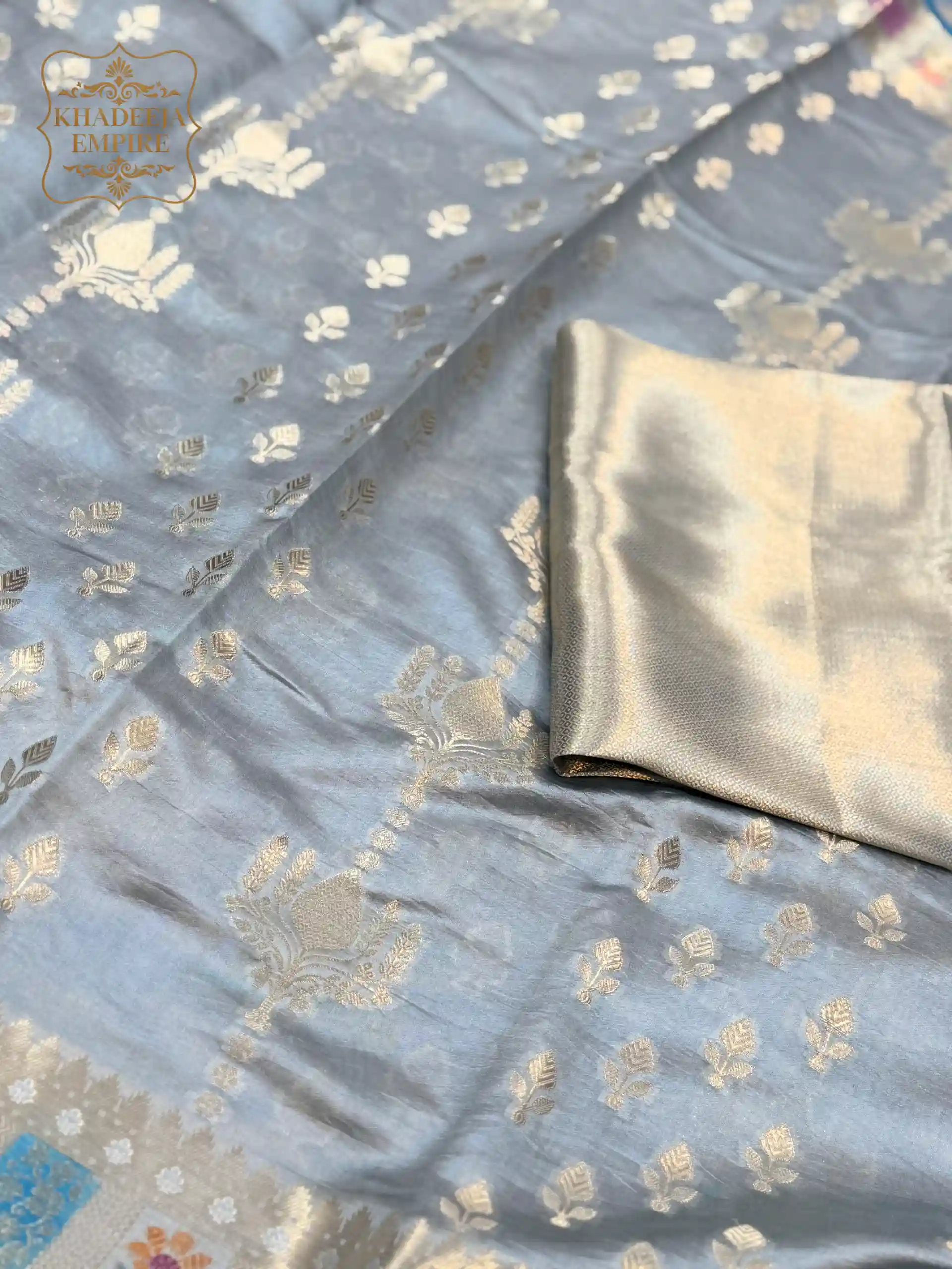 Grey Pure Mango Silk Banarasi Handloom Saree with Multicolour Floral Zari Brocade Pallu & Rich Gold Woven Border, view 5
