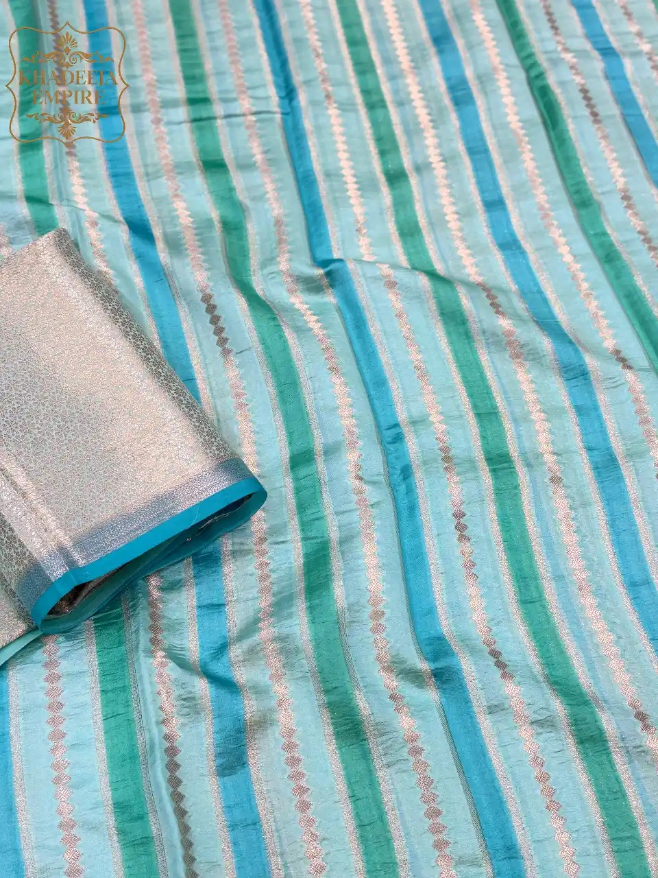 Elegant Aqua Blue & Sea Green Pure Banarasi Silk Saree with Antique Gold Zari Stripes & Intricate Woven Pallu, view 5
