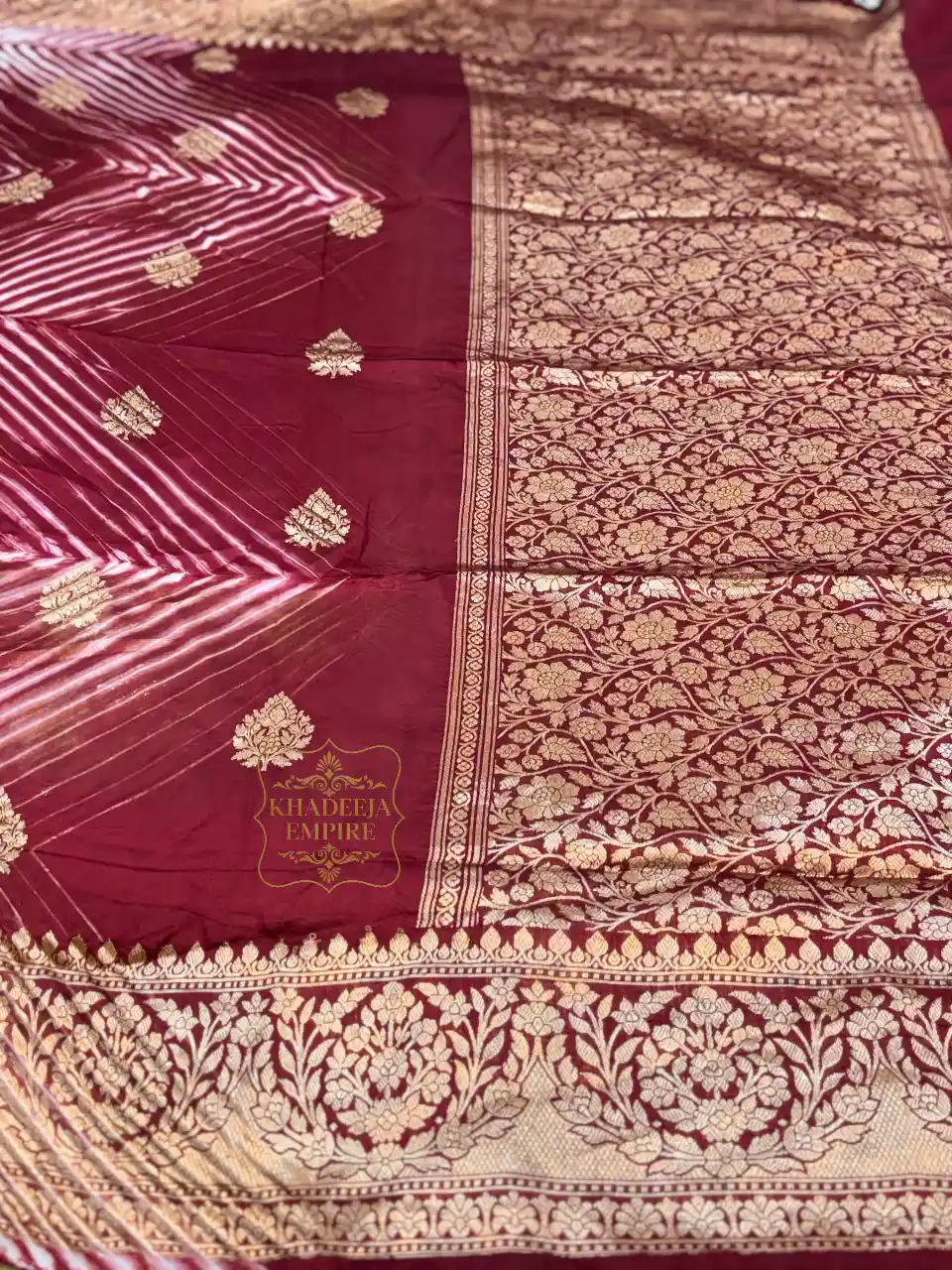 Red Pure Mango Silk Handloom Kadwa Banarasi Saree with Gold Zari Butis, Rich Woven Pallu, view 2
